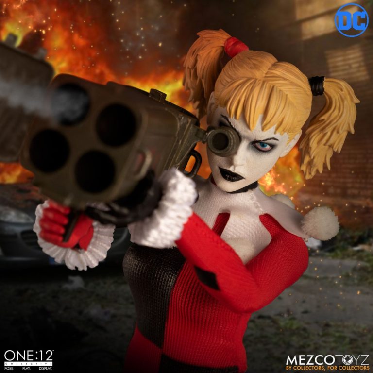 mezco deluxe harley quinn